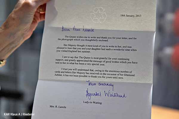 The letter from the Queen Elizabeth II, pigmenttivedostaminen 13x18cm2, Ritva Lassila, 01/2013